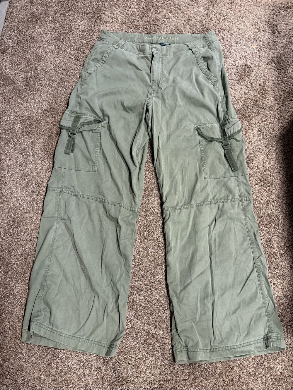 American Eagle Super High-Rise Baggy Wide Leg Cargo Pants